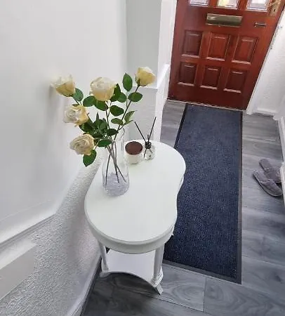 Glamorous W/ Wifi&free Parking Leeds (West Yorkshire)
