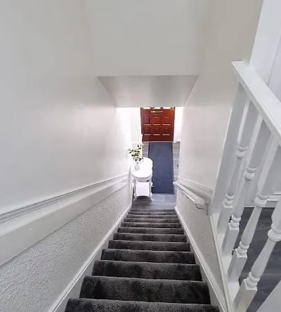 Πανσιόν Glamorous With Wifi And Netflix *