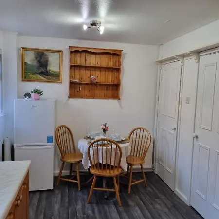 Glamorous With Wifi And Netflix Guest house Leeds (West Yorkshire)