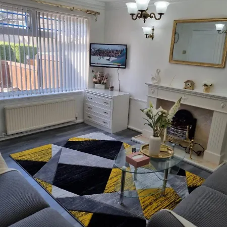 Guest house Glamorous With Wifi And Netflix